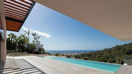 Newly built 4-bedroom villa with stunning views in Cas Mut